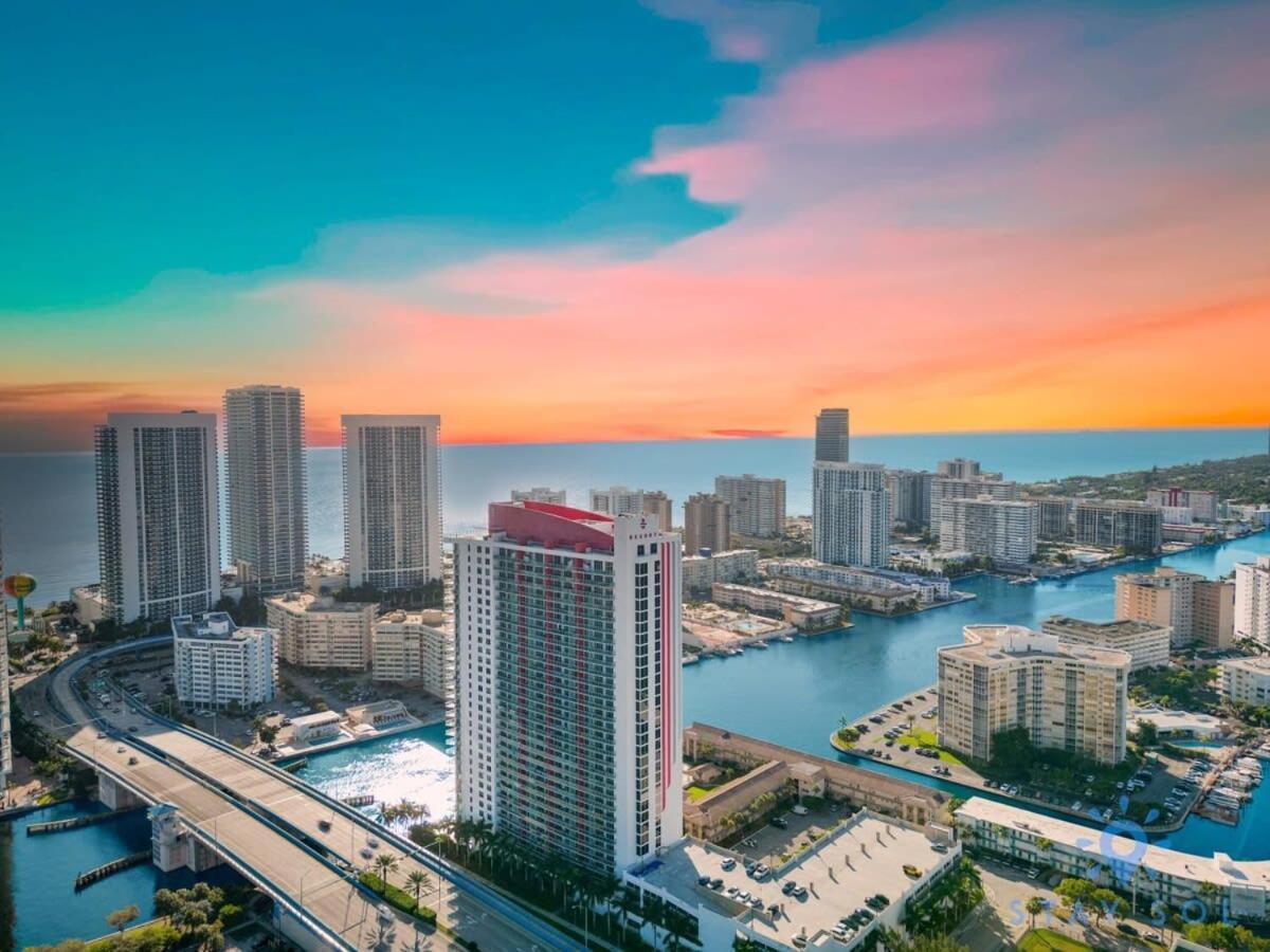 Amenities Balcony W Stunning Views-Beachfront Hallandale Beach Exterior photo