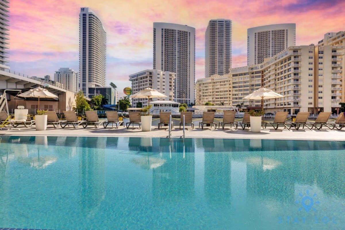 Amenities Balcony W Stunning Views-Beachfront Hallandale Beach Exterior photo