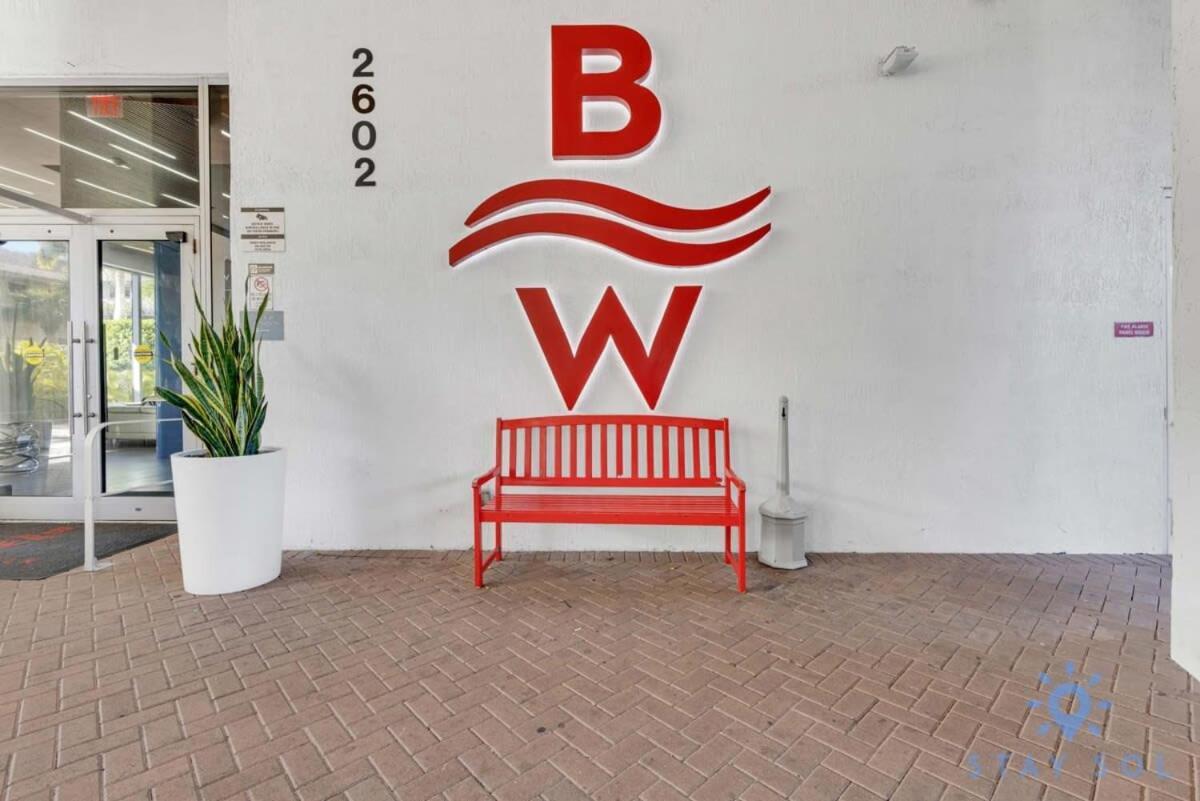 Amenities Balcony W Stunning Views-Beachfront Hallandale Beach Exterior photo