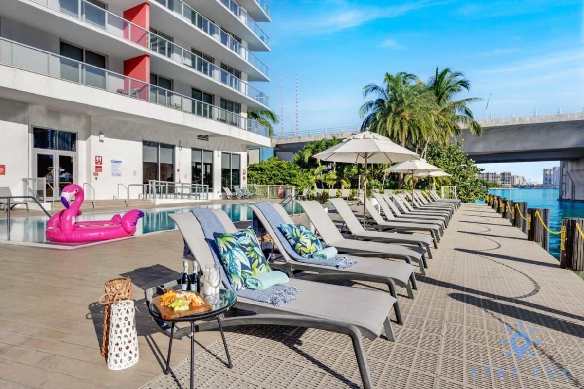 Amenities Balcony W Stunning Views-Beachfront Hallandale Beach Exterior photo