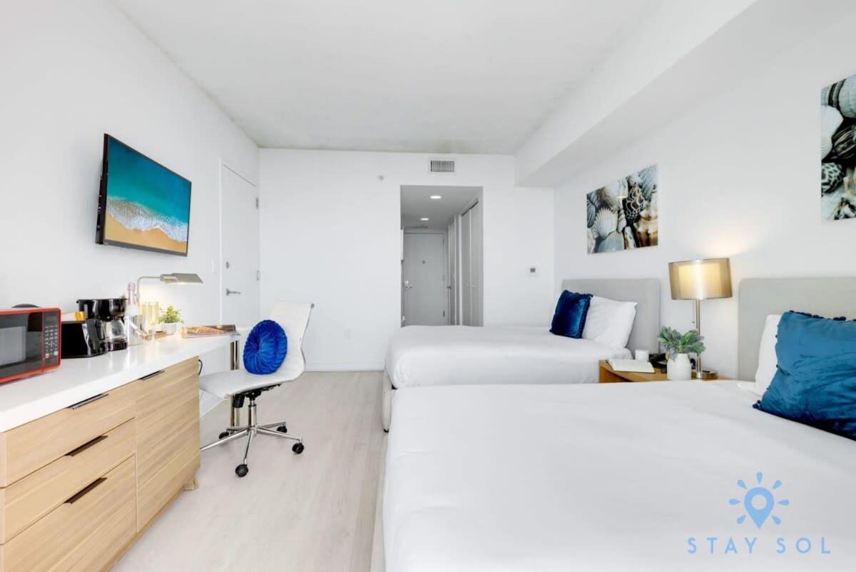 Amenities Balcony W Stunning Views-Beachfront Hallandale Beach Exterior photo